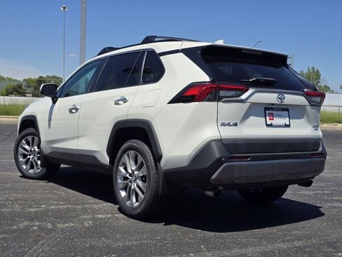 Certified 2019 Toyota RAV4 Limited w/ All Weather Liner Package AWD/4WD image 15