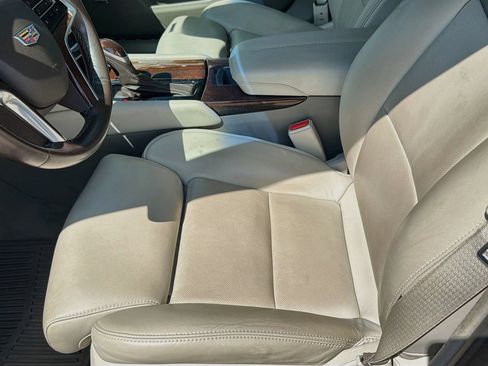 Used 2017 Cadillac XTS Platinum FWD image 21