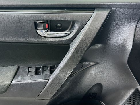 Used 2019 Toyota Corolla LE FWD image 15