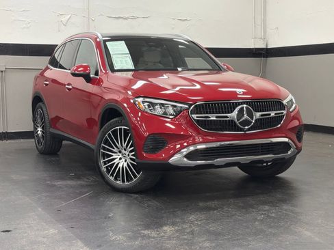 Certified 2026 Mercedes-Benz GLC 300 image 2