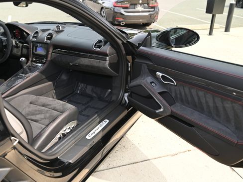 Used 2018 Porsche 718 Cayman GTS image 37