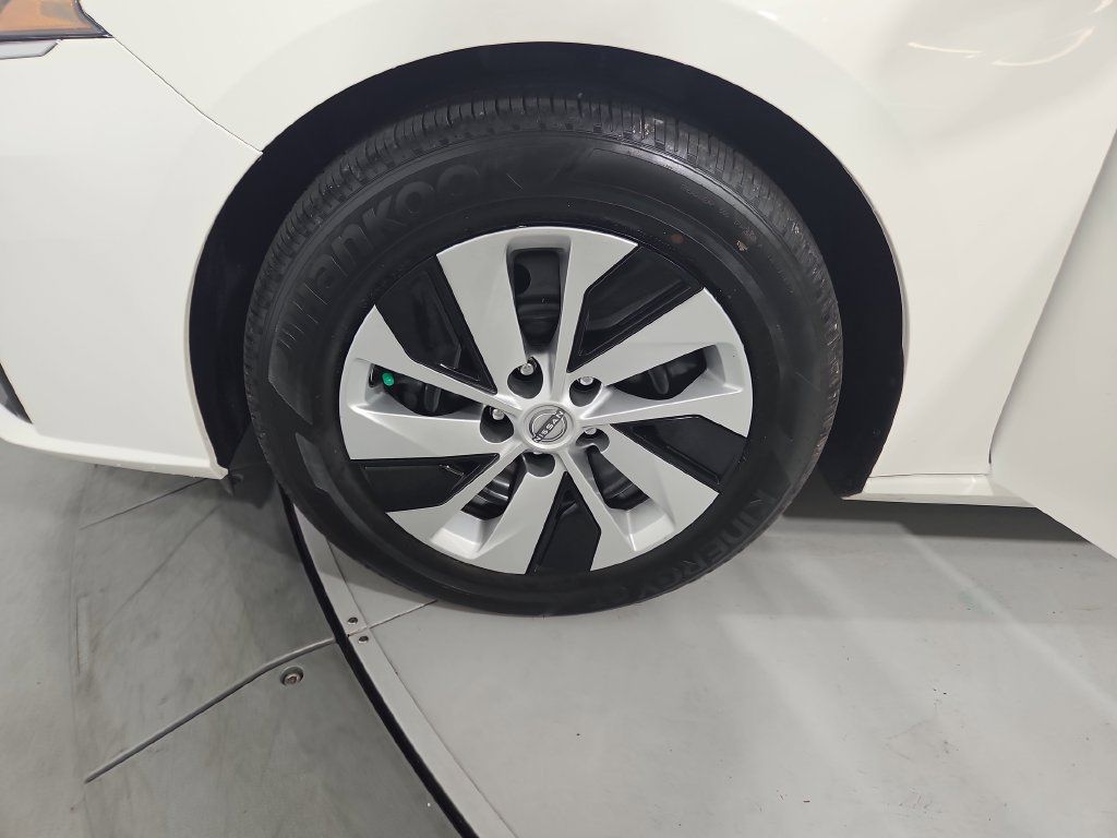 Used 2025 Nissan Altima 2.5 S FWD image 26
