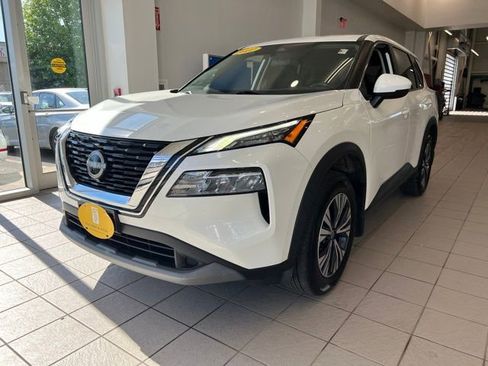 Used 2022 Nissan Rogue SV AWD/4WD image 3