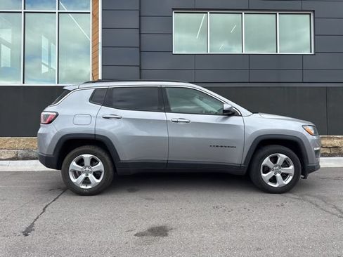 Used 2020 Jeep Compass Latitude AWD/4WD image 2