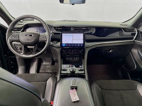Used 2023 Jeep Grand Cherokee Trailhawk w/ Luxury Tech Group III AWD/4WD image 24