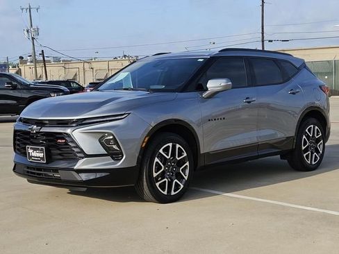 Used 2024 Chevrolet Blazer RS w/ Driver Confidence II Package FWD image 4