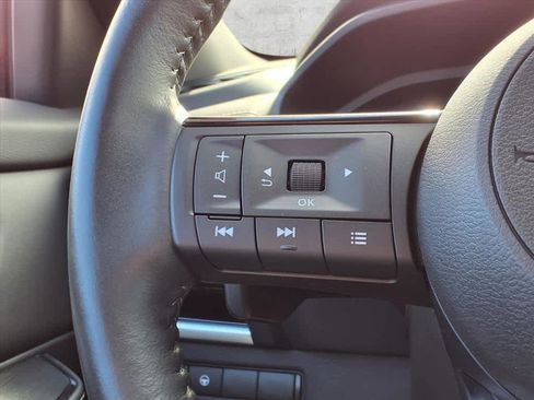 Used 2024 Nissan Rogue SL w/ SL Premium Package image 23