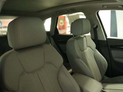 Used 2019 Audi Q5 Prestige w/ Prestige Package AWD/4WD image 23