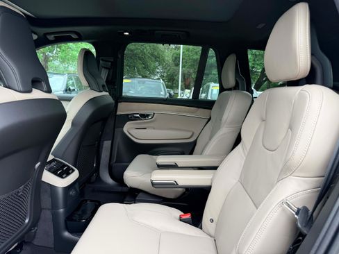 New 2026 Volvo XC90 T8 Ultra w/ Lounge Package AWD/4WD image 14