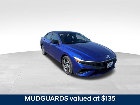 New 2025 Hyundai Elantra SEL image 3