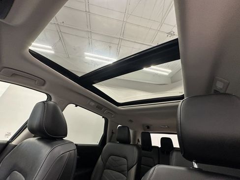 Used 2023 Nissan Pathfinder Platinum image 35