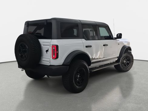 Used 2023 Ford Bronco Wildtrak image 5