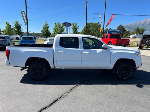 Used 2022 Toyota Tacoma SR AWD/4WD image 6