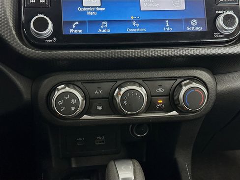 Used 2024 Nissan Kicks SV image 23