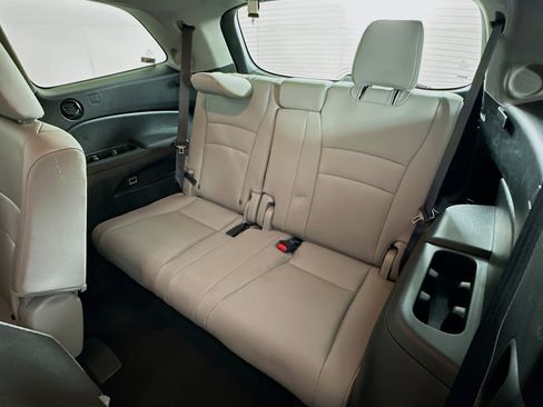 Used 2019 Honda Pilot Touring image 30