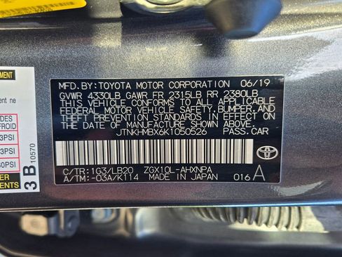 Used 2019 Toyota C-HR Limited FWD image 29
