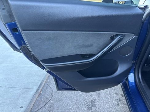 Used 2020 Tesla Model Y Long Range image 15