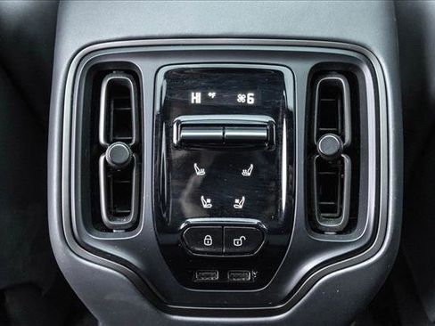 Used 2024 Aston Martin DBX 707 image 22