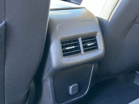 Used 2018 Chevrolet Equinox LT image 22