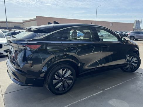 Used 2023 Nissan Ariya FWD image 4