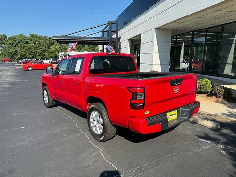 Used 2023 Nissan Frontier SV AWD/4WD image 3