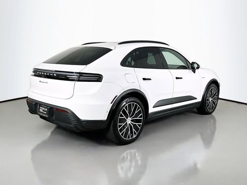 Used 2025 Porsche Macan 4S Electric image 9
