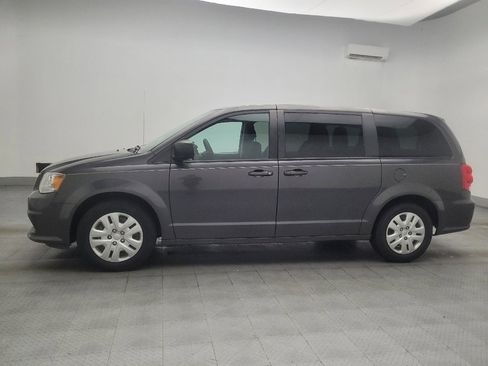 Used 2018 Dodge Grand Caravan SE FWD image 2