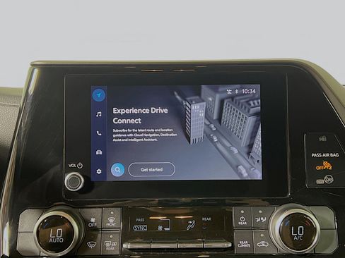 Used 2023 Toyota Highlander LE image 27