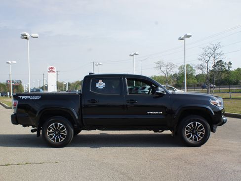 Used 2023 Toyota Tacoma TRD Sport AWD/4WD image 19