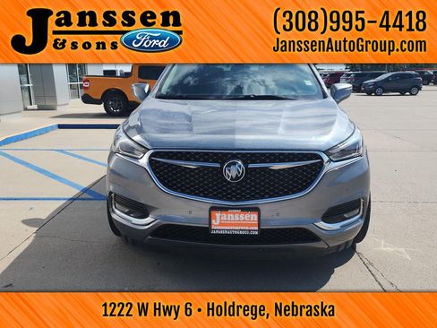 Used 2021 Buick Enclave Avenir FWD image 3