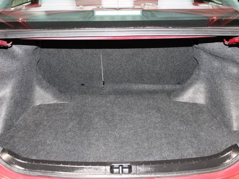 Used 2015 Toyota Corolla LE FWD image 29