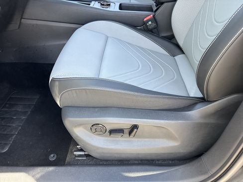 Used 2025 Volkswagen Tiguan SE R-Line AWD/4WD image 19