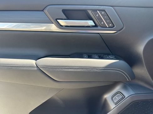 New 2027 GMC Terrain Elevation w/ Elevation Premium Package AWD/4WD image 16