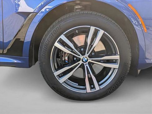 Used 2025 BMW X7 M60i AWD/4WD image 25