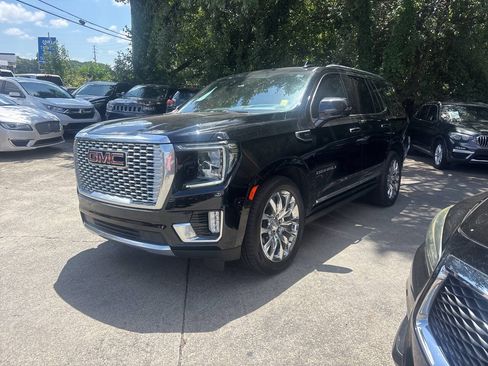 Used 2022 GMC Yukon Denali w/ Denali Ultimate Package AWD/4WD image 2