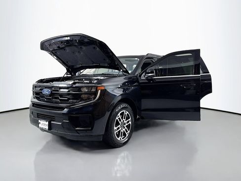 Used 2025 Ford Expedition Active image 27