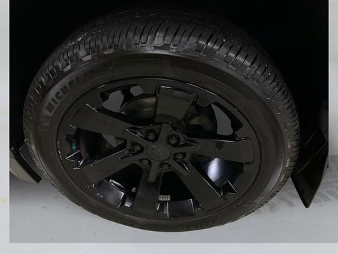 Used 2017 Chevrolet Tahoe LT AWD/4WD image 19