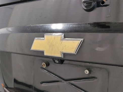 Used 2011 Chevrolet Suburban LT image 11