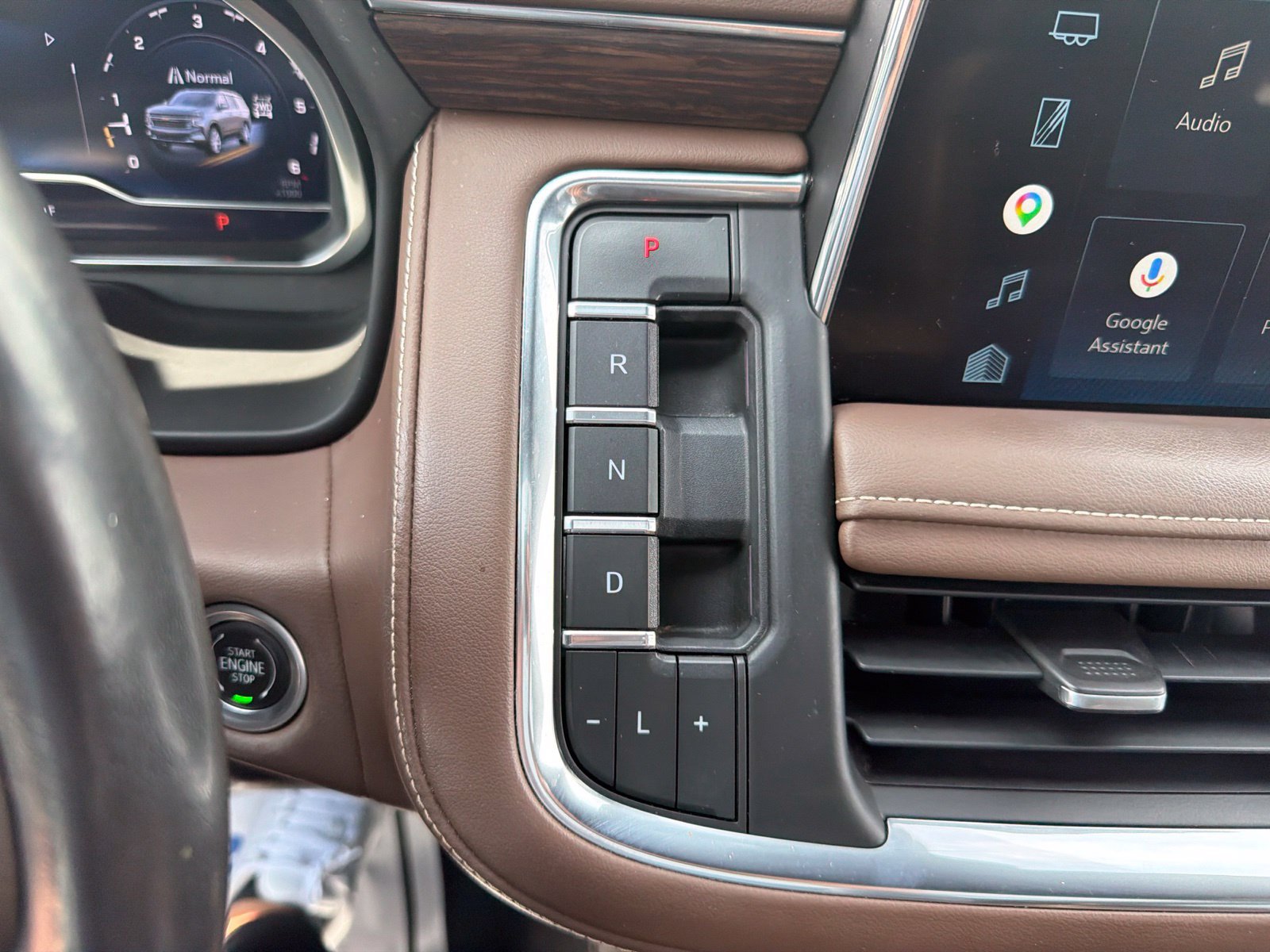 Used 2022 Chevrolet Tahoe High Country w/ Premium Package AWD/4WD image 16