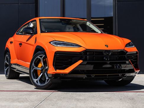 Used 2025 Lamborghini Urus SE AWD/4WD image 2