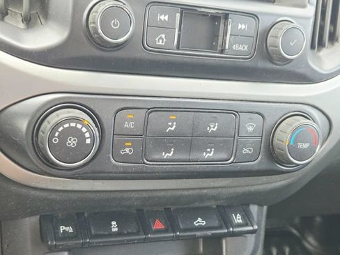 Used 2022 Chevrolet Colorado LT w/ Fleet Safety Package RWD image 25