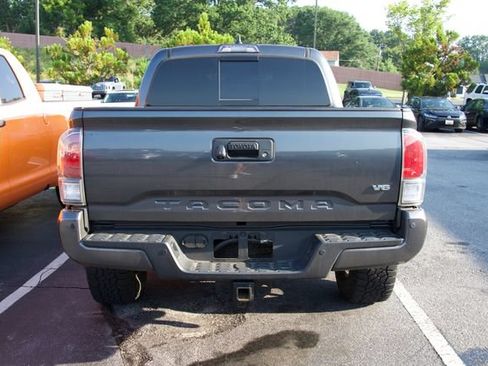 Used 2022 Toyota Tacoma TRD Off-Road w/ TRD Premium Off Road Package AWD/4WD image 6
