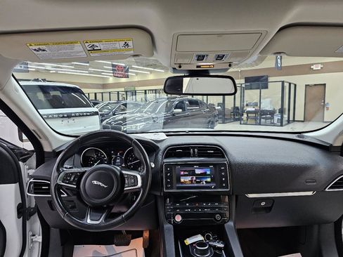Used 2018 Jaguar F-PACE Prestige AWD/4WD image 28