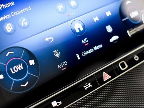 New 2026 Mercedes-Benz GLC 300 image 31