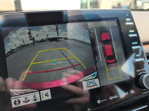 Used 2021 Toyota Avalon Limited w/ Advanced Safety Package FWD image 19