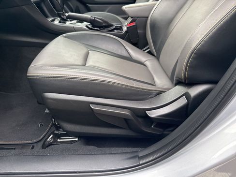 Used 2022 Subaru Crosstrek 2.5i Sport w/ Moonroof Package image 16