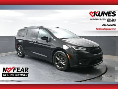 Used 2025 Chrysler Pacifica Limited