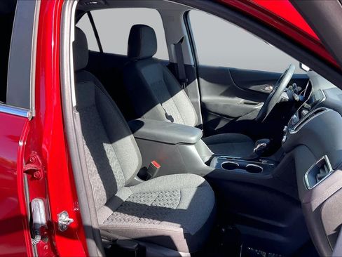 Used 2024 Chevrolet Equinox LT FWD image 8