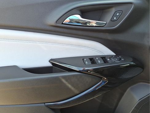 New 2026 Chevrolet Trax LT w/ Driver Confidence Package image 13