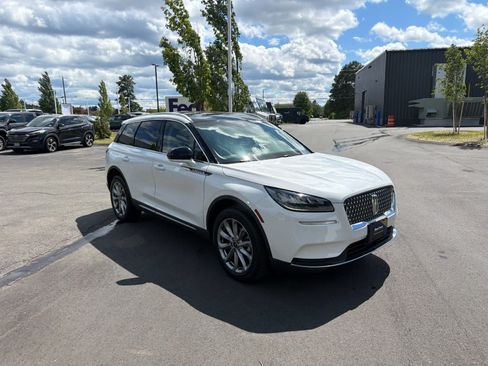 Used 2022 Lincoln Corsair AWD w/ Premium Package image 3